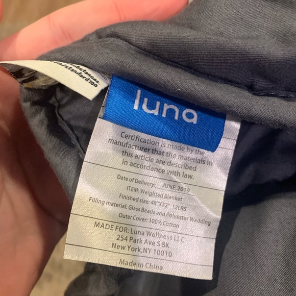 Luna weighted blanket 12 pound 48” x 72” charcoal - Picture 3 of 3